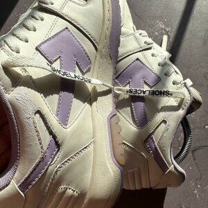 White Lilac Low Sneakers — EU 41 (Fits 41–42)